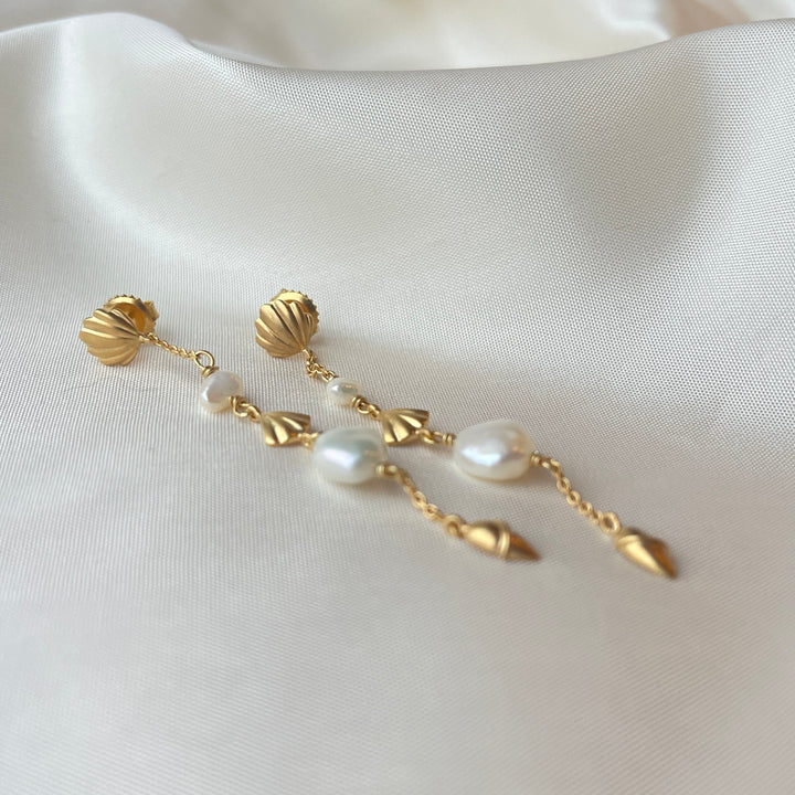 Isabella - Long earrings, matt gold plated with freshwater pearl