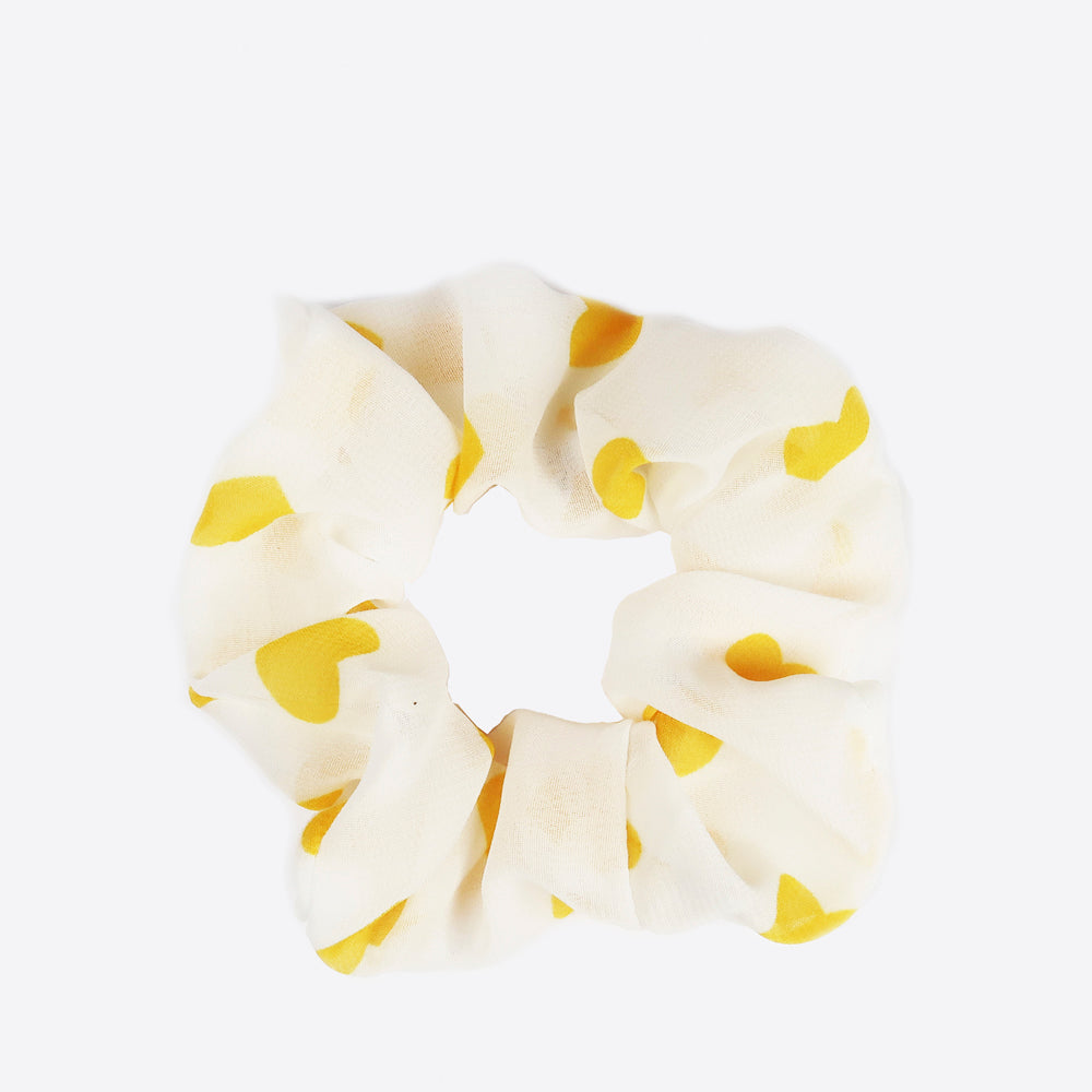 Sistie Scrunchie in white with yellow dots